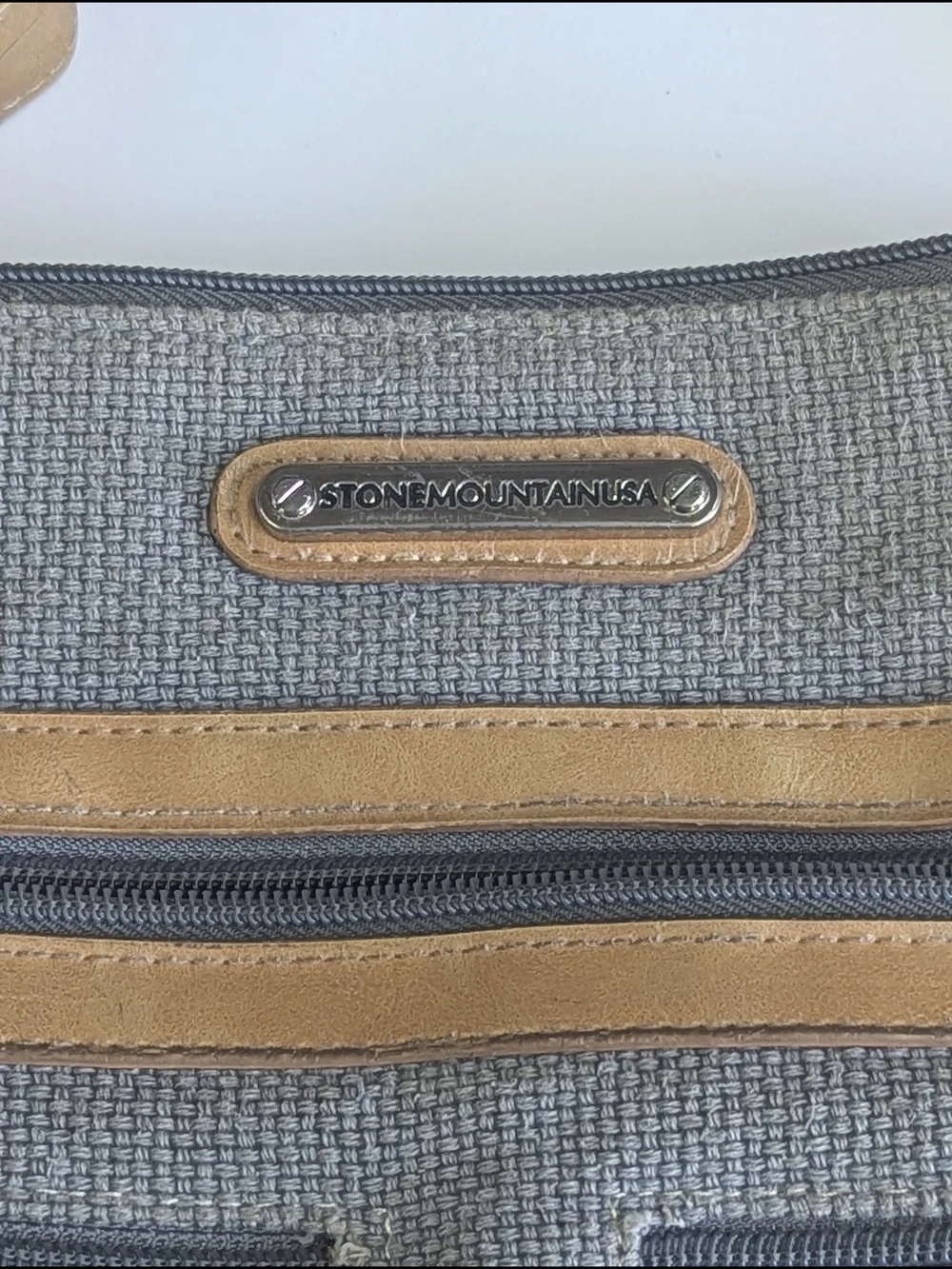 Stone Mountain Crossbody Bag Gray Canvas Tan Leather Trim Multi Pocket Adjustabl